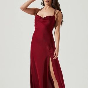 ASTR THE LABEL Slip Dress